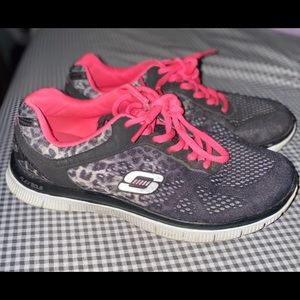 Sketchers Sneakers